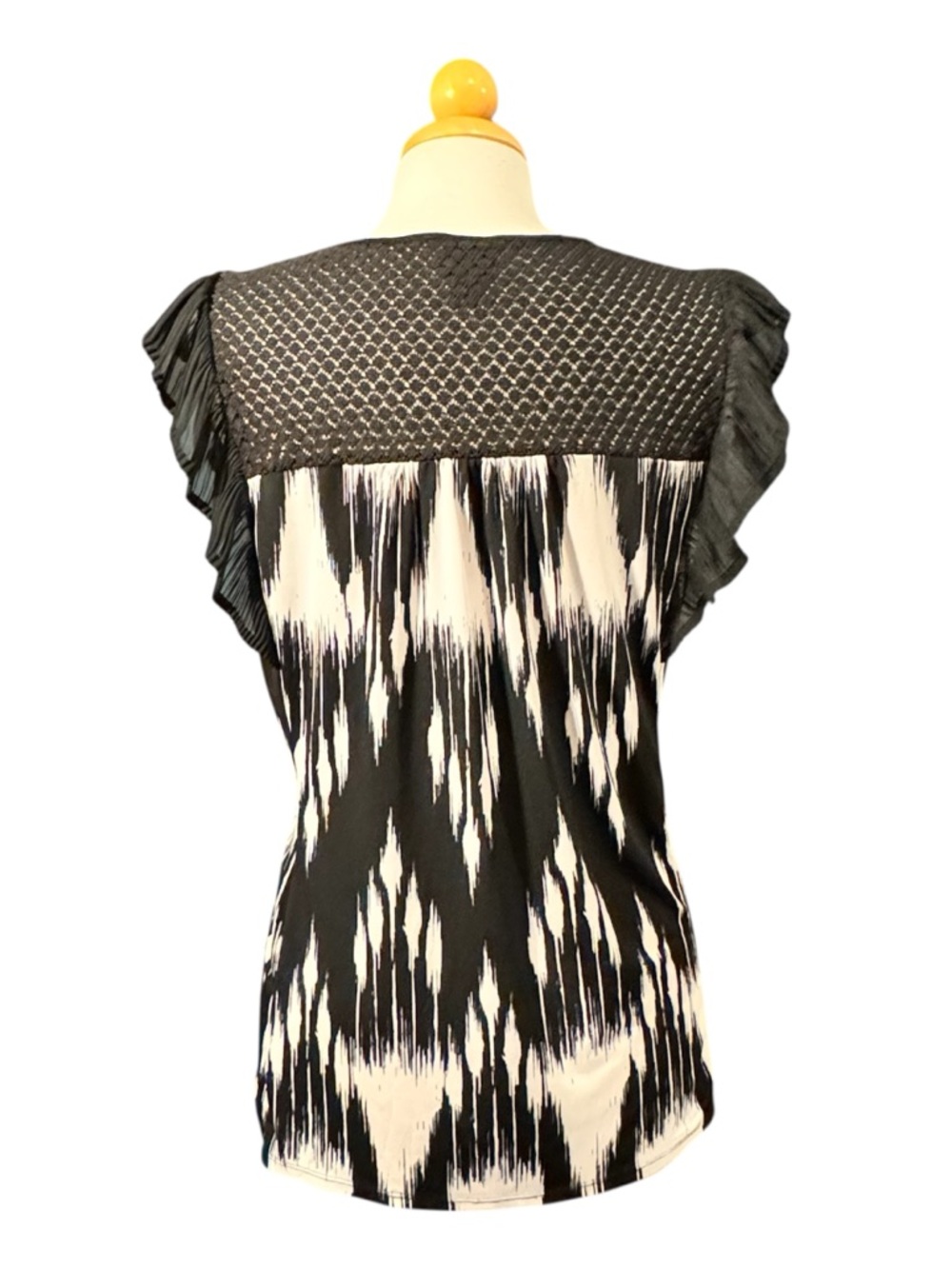 Worthington Black & White Patterned Flutter Sleeve Blouse - Picture 2 of 7
